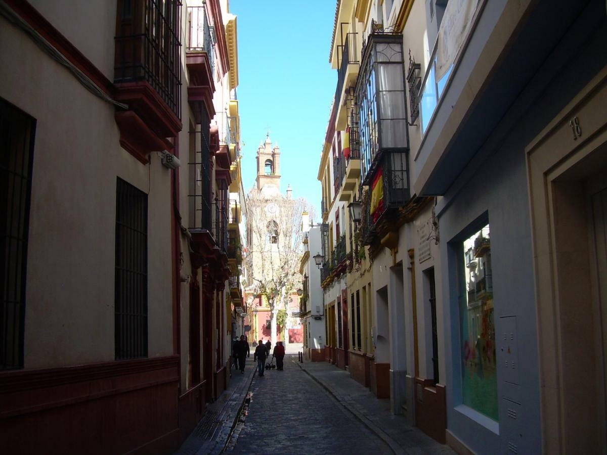 Medina Apartment And Parking Historical Center Sevilla Kültér fotó
